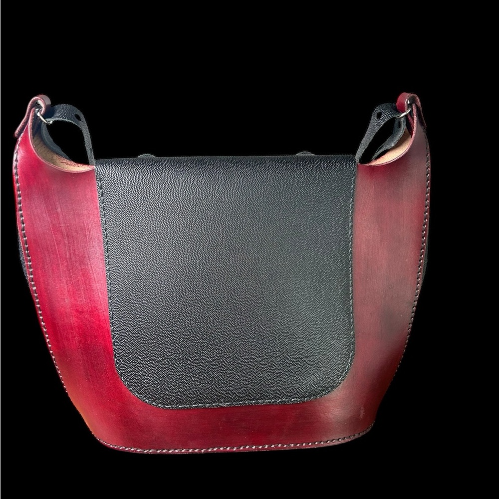 Handmade Leather Single Strapped Bag Black/ Burgundy - Picture 5 of 13